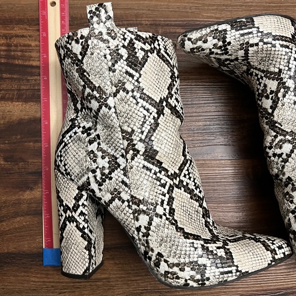 Talia Snakeskin Block Heeled Boot - Picture 4 of 7